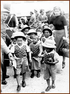 The "Tehran Children" arrive to Eretz Israel 18 February 1943